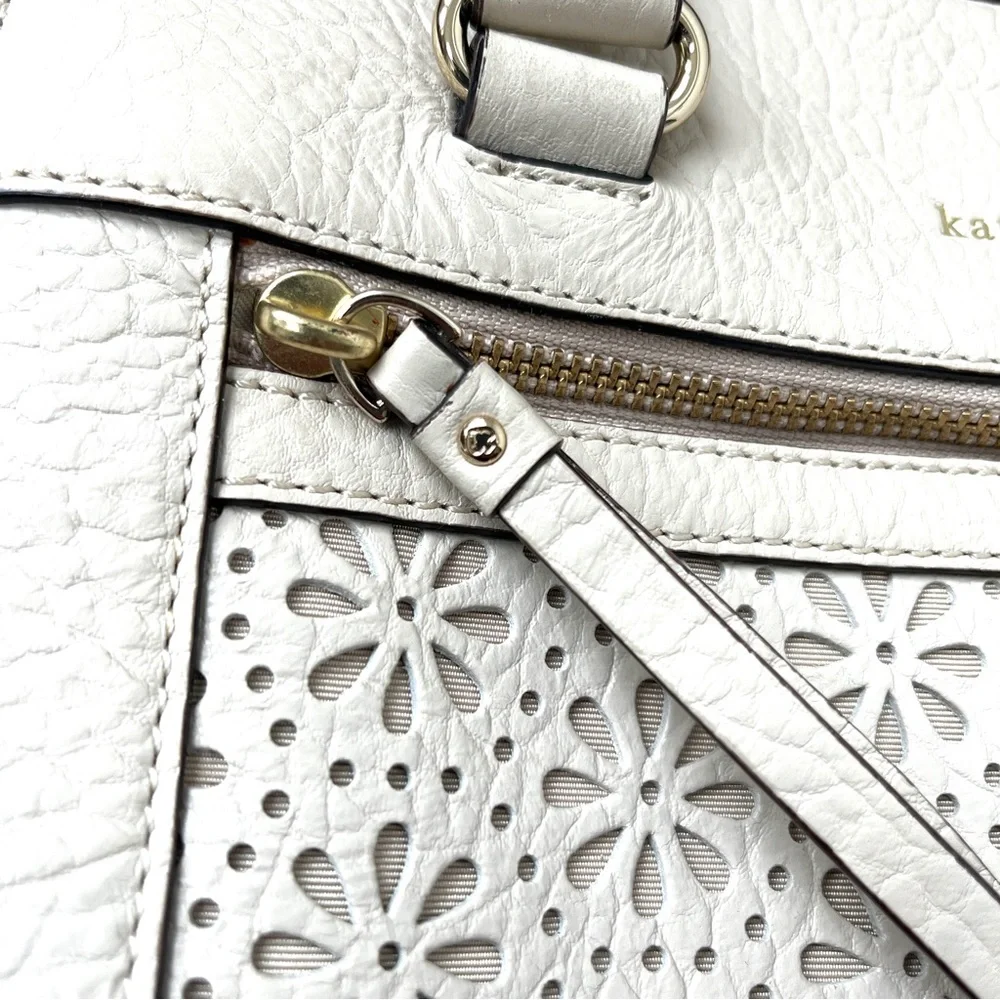 Kate Spade ♠️ Perri Lane bubbles leather Delaney purse in a natural white color. - Picture 3 of 16